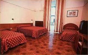 Des Artistes 4* Naples