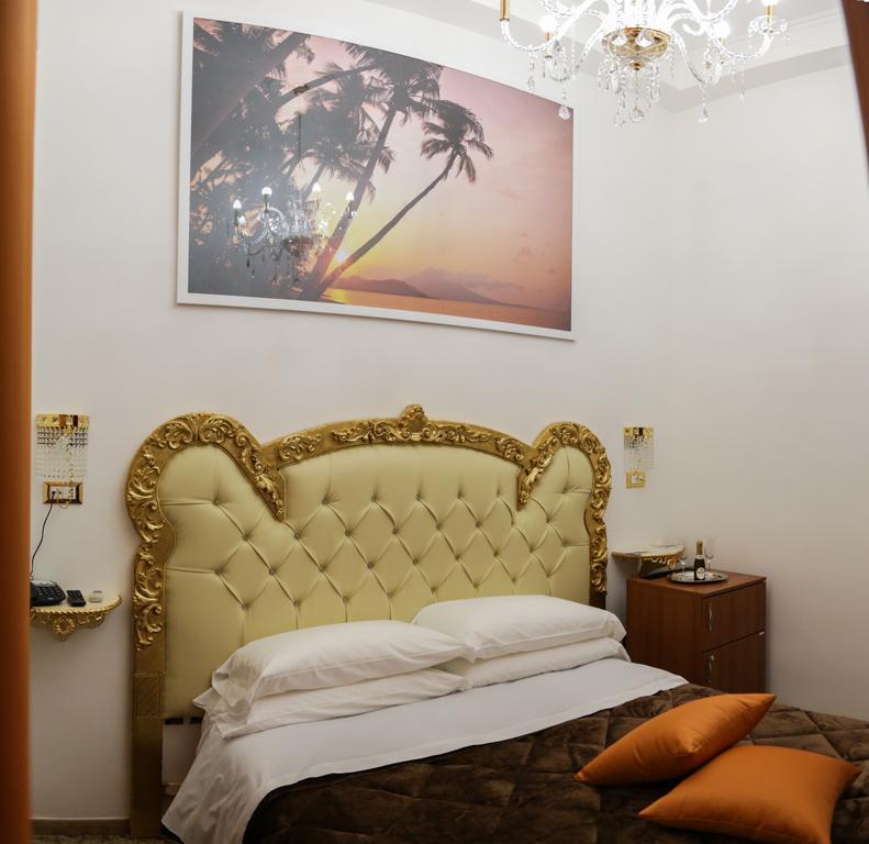 Des Artistes Hotel 4*