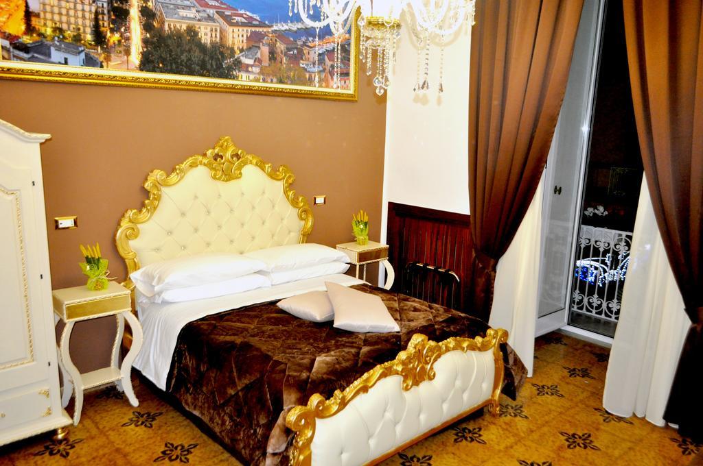 Des Artistes Hotel